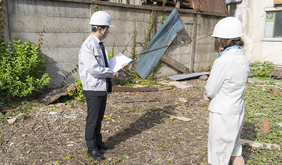 写真：現地調査の様子