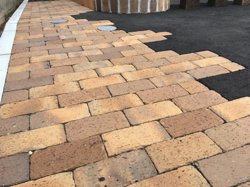 アンティークレンガのアプローチ