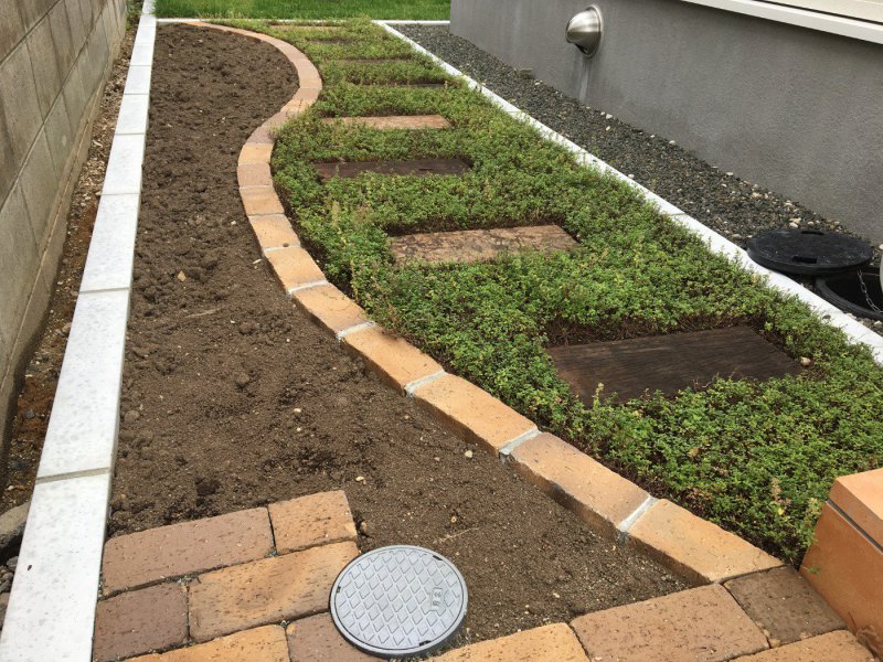 ハーブマットと枕木の実例写真